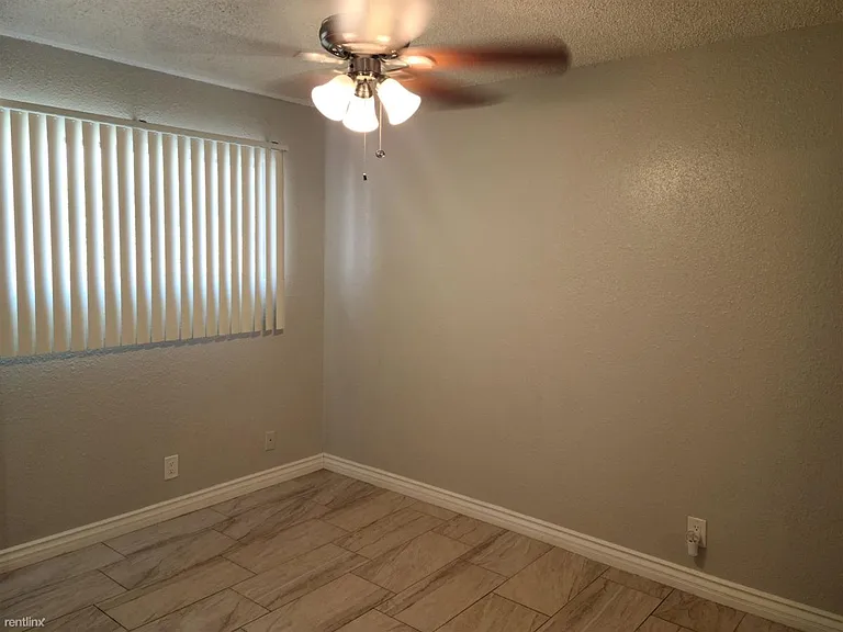 Cortada Apartments — Photo 8
