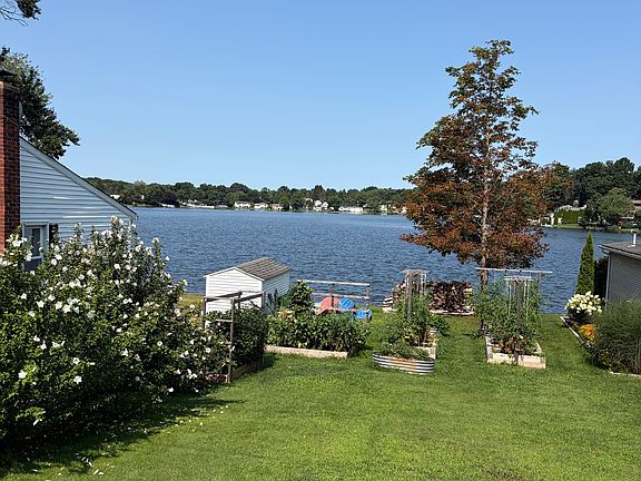 3rd image of 214 Lake Plymouth Boulevard