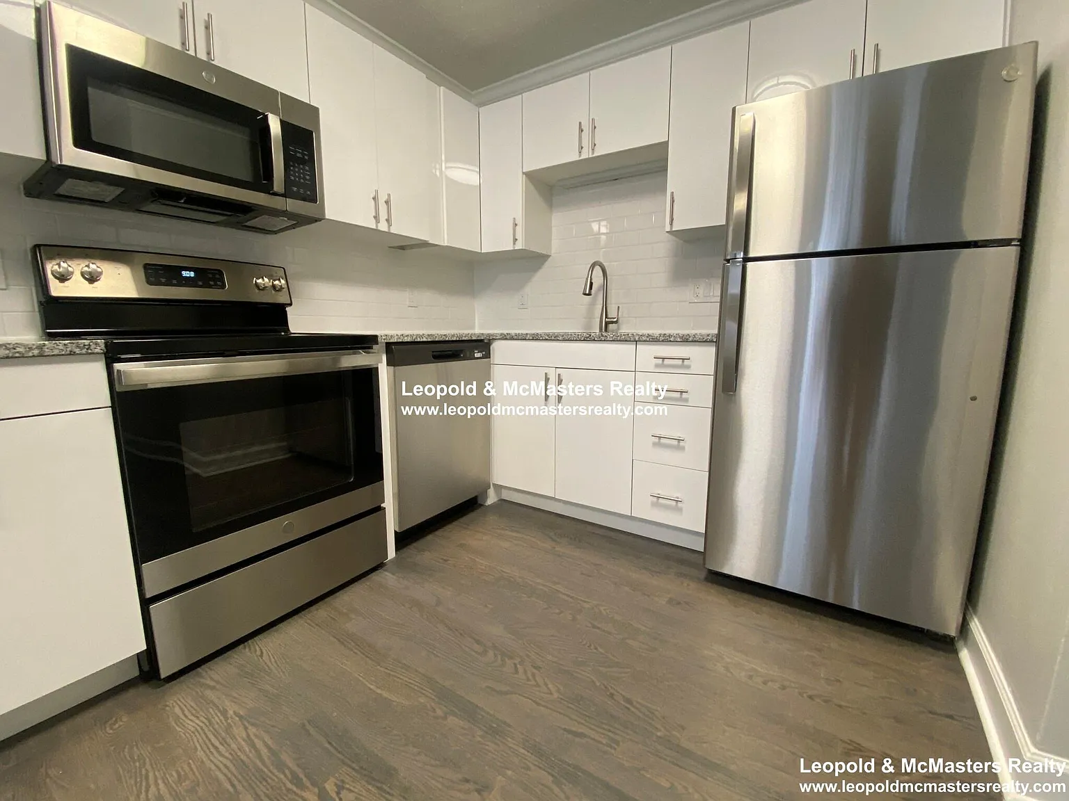 2 bed, 800 sqft, $3,800 — Photo 3