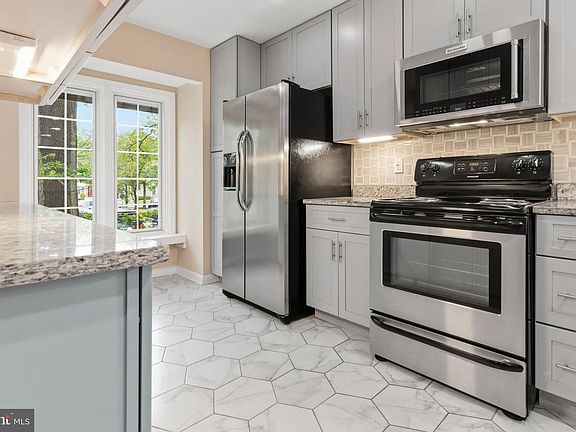 2nd image of 14019 Chestnut Ct