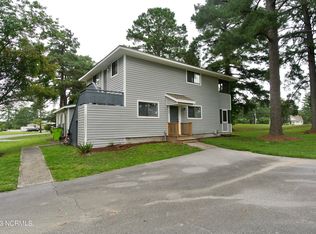 2 Linksiders Rd, New Bern, NC 28562