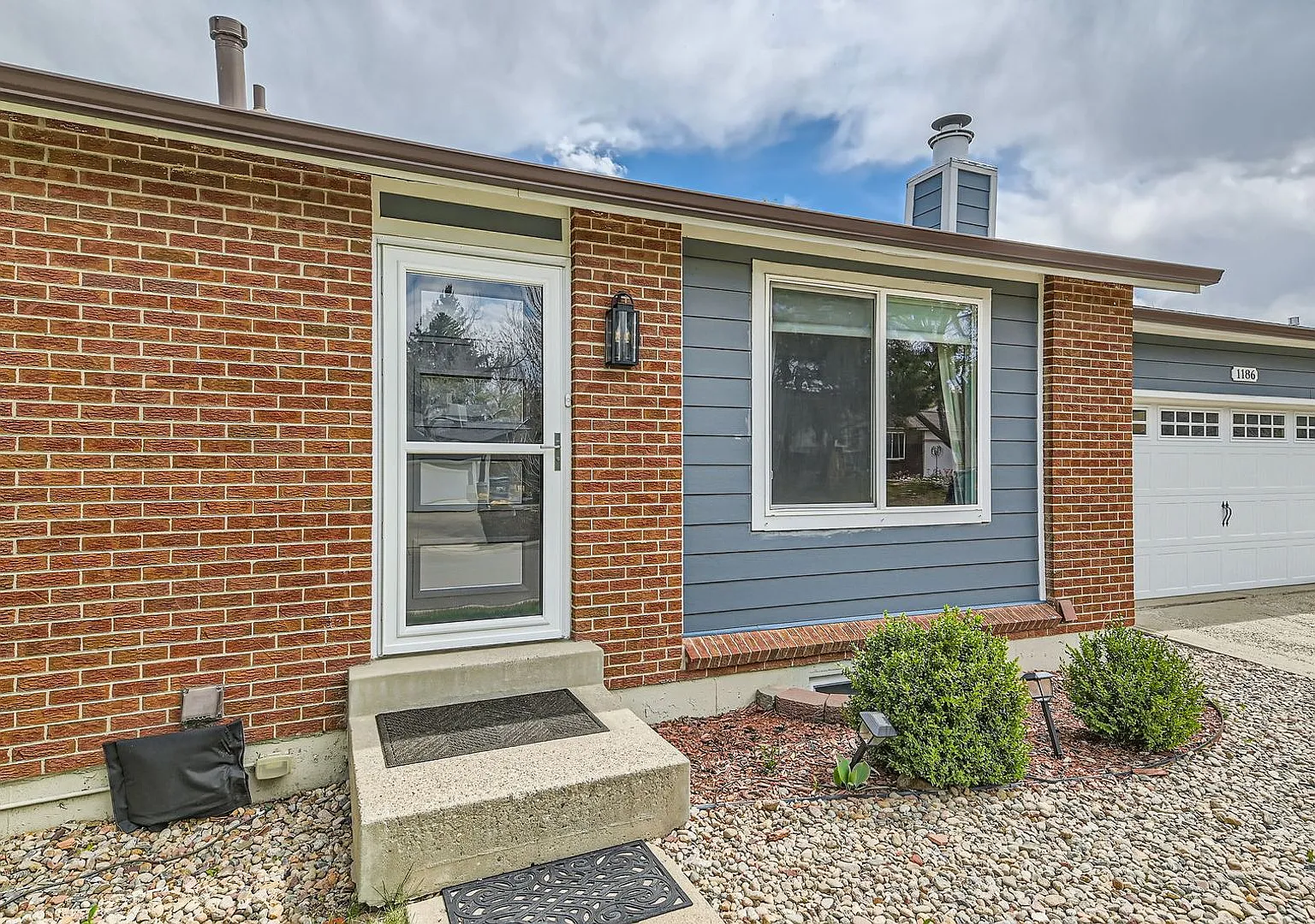 500 Off First Months Rent** Remodeled 4 Bedroom 2 Bath House In Louisville! — Photo 4