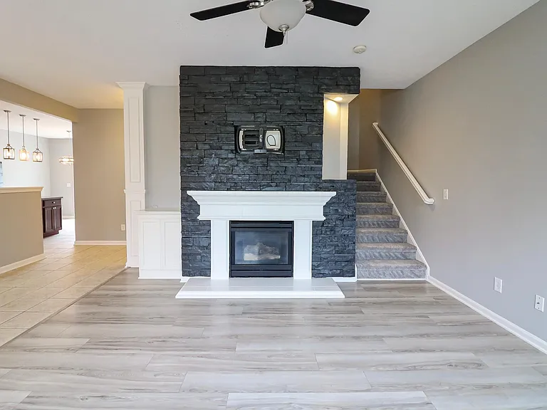 13539 Erlen Dr — Photo 45