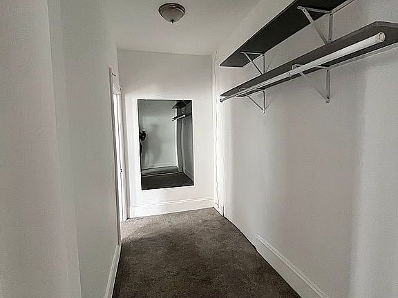 Master Bed Walk-in Closet