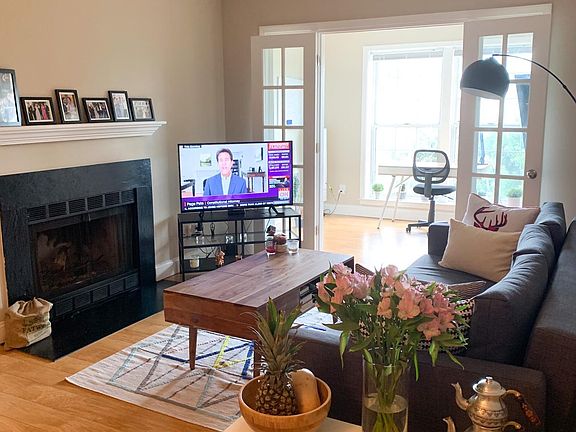 2nd image of 1812 N Quinn St #530