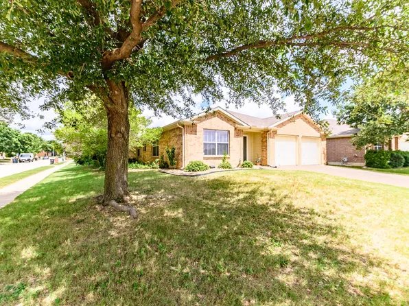 8401 Ranch Hand Trl, Fort Worth, TX 76131