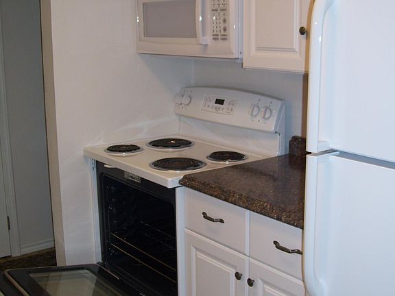 2nd image of 1110 W Fremont Ave