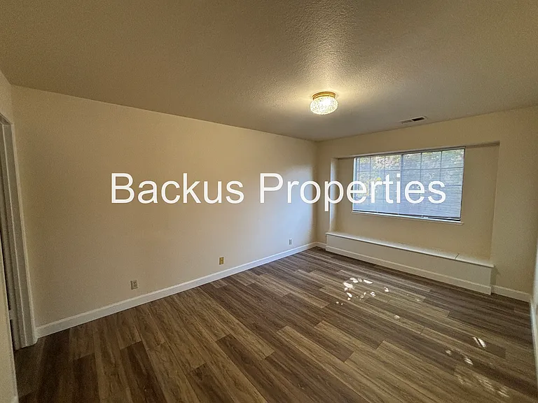 1054 Padre Dr #4 — Photo 15