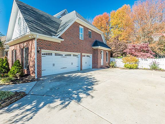 3rd image of 8955 Isherwood Ln