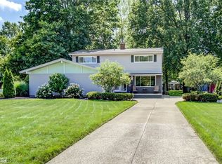1964 Bremerton Rd, Lyndhurst, OH 44124