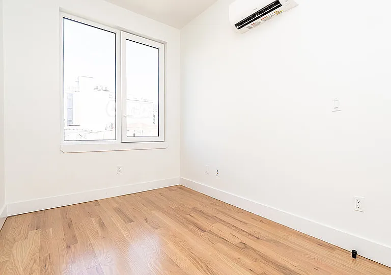 489 Grand St #3B — Photo 9