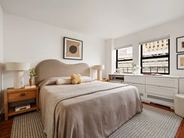 424 West 49th Street image 6 of 11