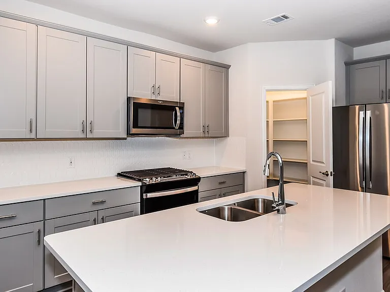 1214 Green Timber Dr — Photo 4