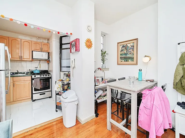 152 E 22nd St #2E — Photo 3