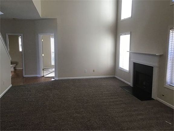 2nd image of 320 Winthrop Ln