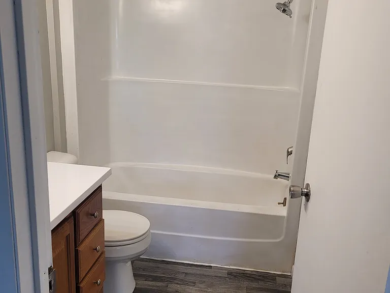 306 Larson Ct #8 — Photo 5