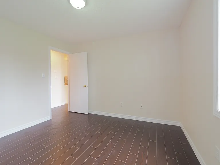 1678 Russell Rd — Photo 9