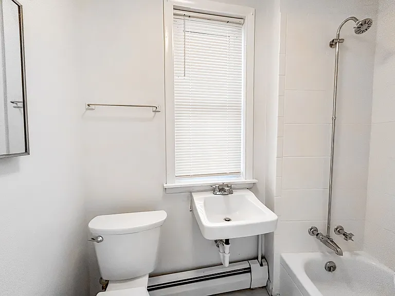 2121 Hennepin Ave S — Photo 33