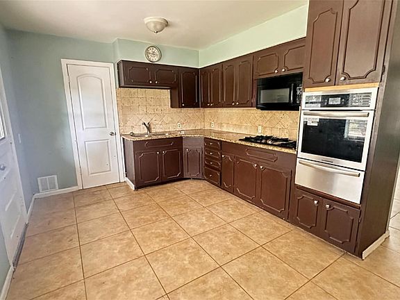 5th image of 805 Avenue L