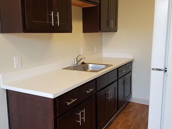 5th image of 585 Geneva Ave APT 5
