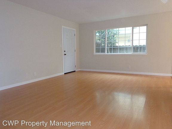 2nd image of 911 Coburn Ct APT A