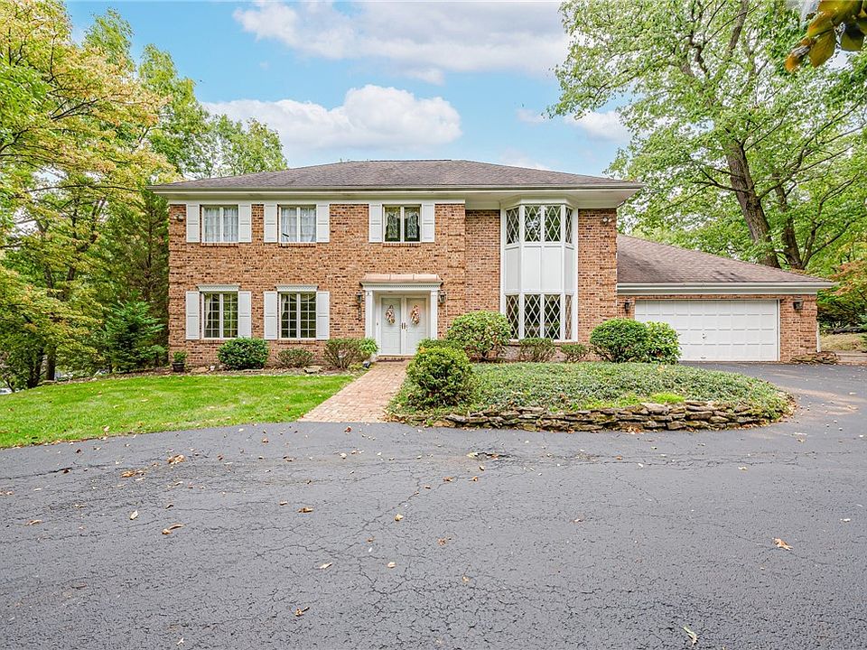 1st image of 242 Cobblestone Dr