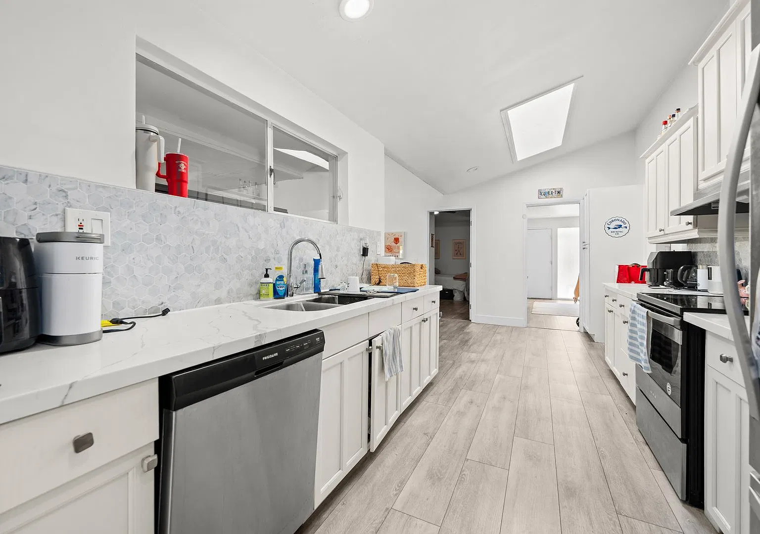 Two kitchens & oversized driveway! — Photo 3
