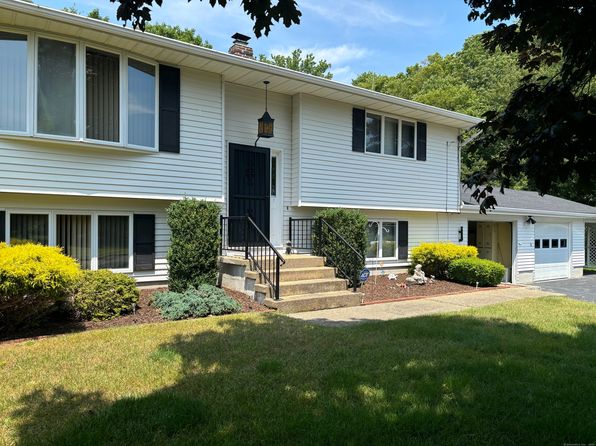 14 Anita Ave, Waterford, CT 06385