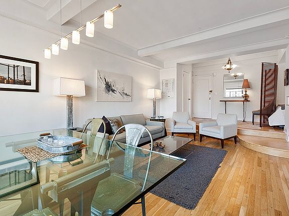 2nd image of 10 Park Ave #22F