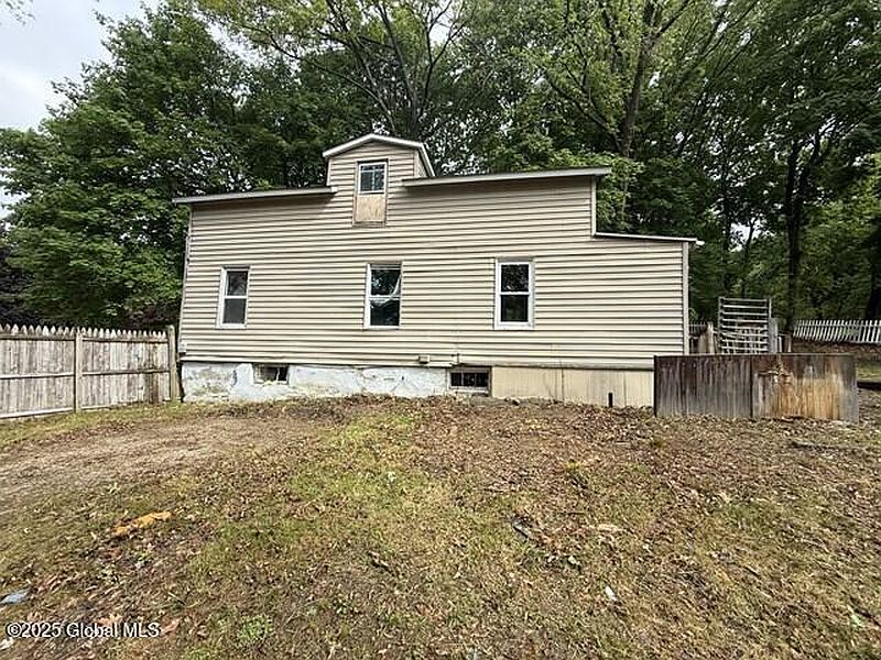 3rd image of 6 Seneca Street