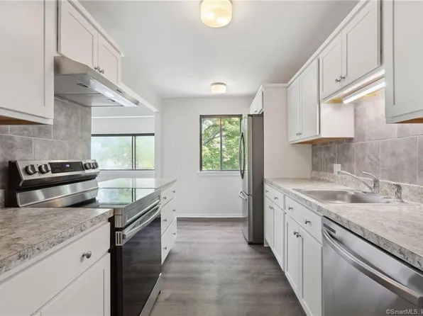343 Heritage Village #C, Southbury, CT 06488