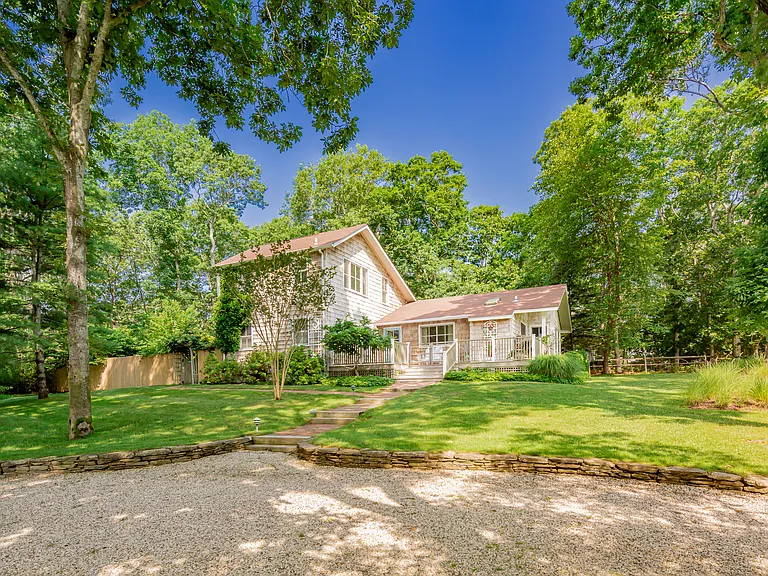 1137 Springs Fireplace Rd — Photo 24