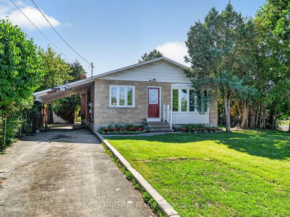 1412 Maxime St, Ottawa, ON K1B 3L1
