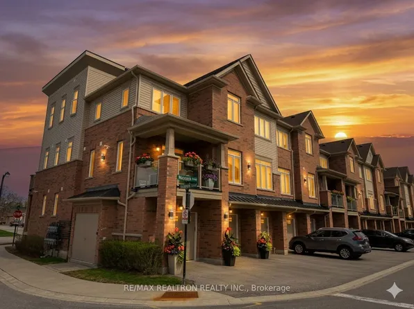 2742 William Jackson Dr, Pickering, ON L1X 0E6