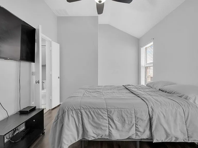 7520 Arbor Hill Dr — Photo 4