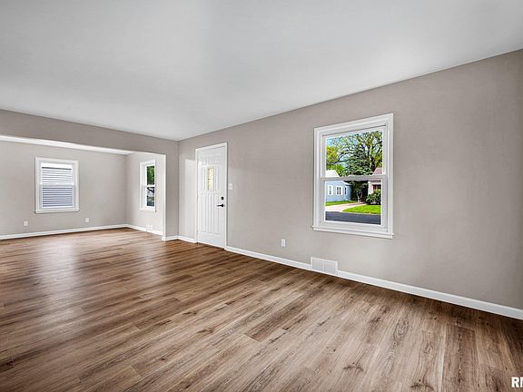 5th image of 2931 N Saint Philomena Ct
