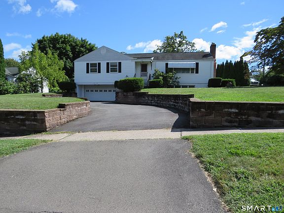 2nd image of 562 Wells Road