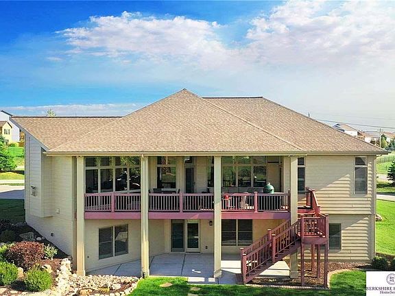 3rd image of 1402 Placid Lake Cir