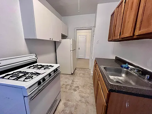 Rented by Contact Realty | media 6