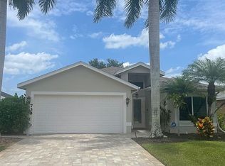 738 Crossfield Cir, Naples, FL 34104