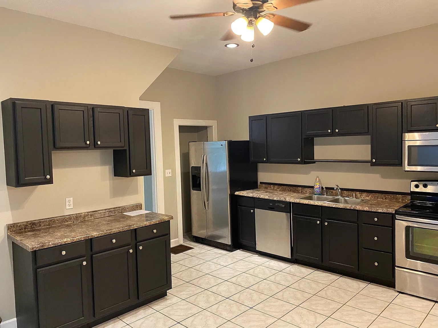 1 bed, $995 — Photo 2