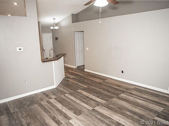 4th image of 3107 Woodland Dr