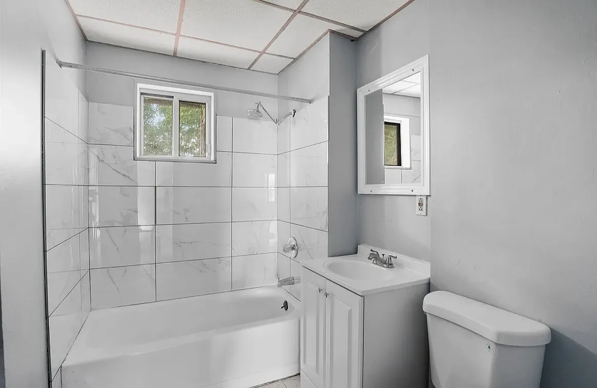 2 bed, 850 sqft, $1,300 — Photo 4