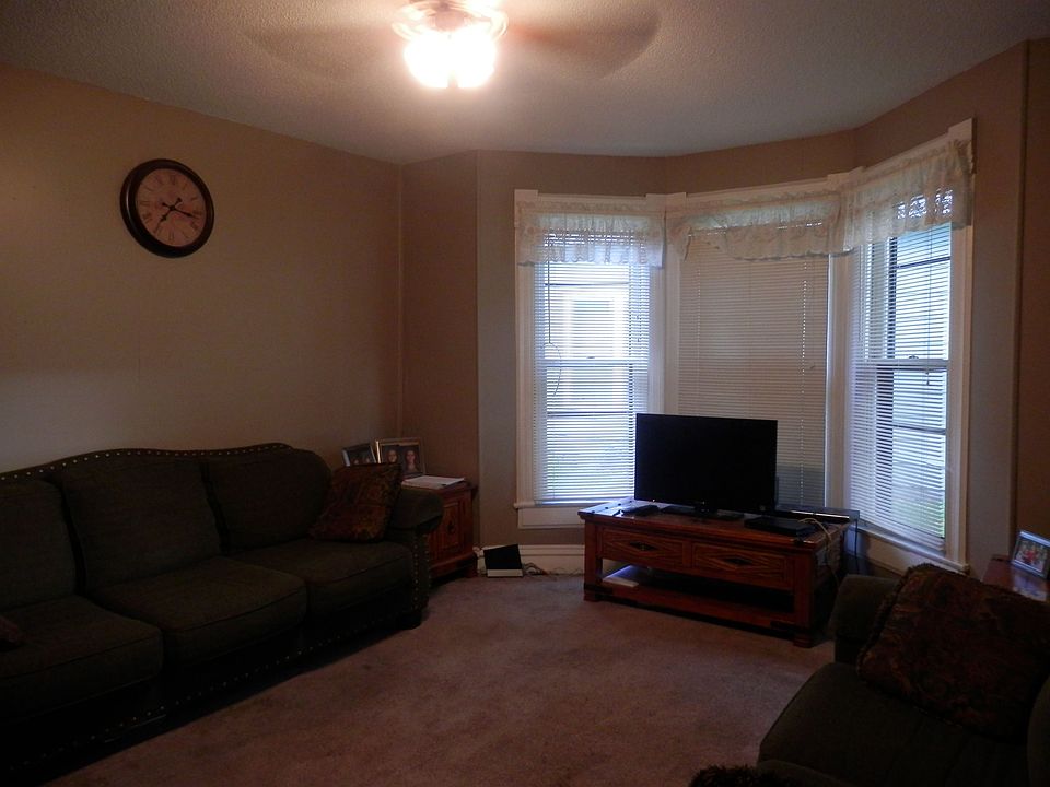 Spacious Living Room