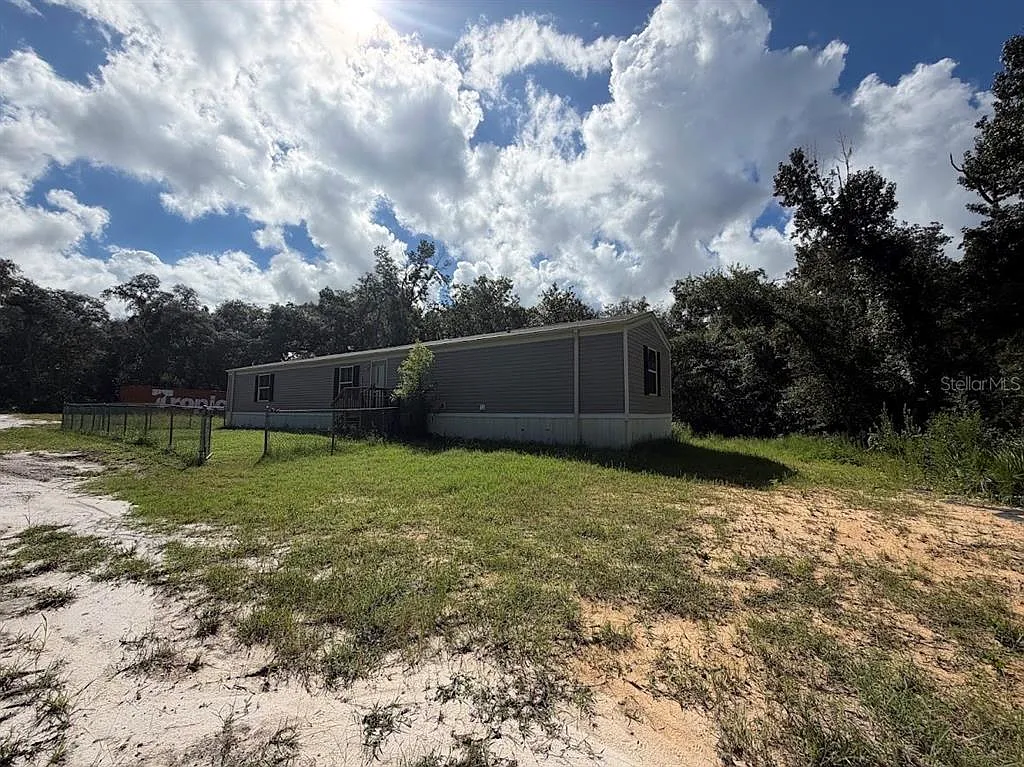 3 bed, 2.0 bath, 1140 sqft, $1,650 — Photo 3