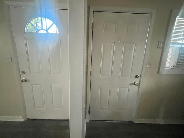 1886 Phillips Ave #B — Photo 1