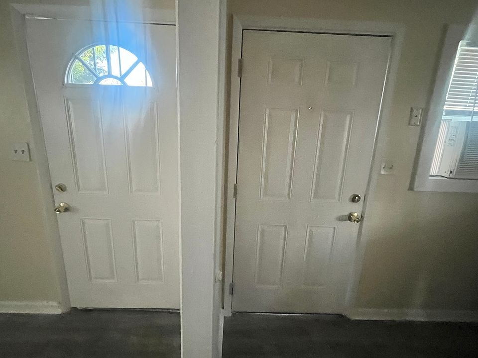 1st image of 1886 Phillips Ave #B