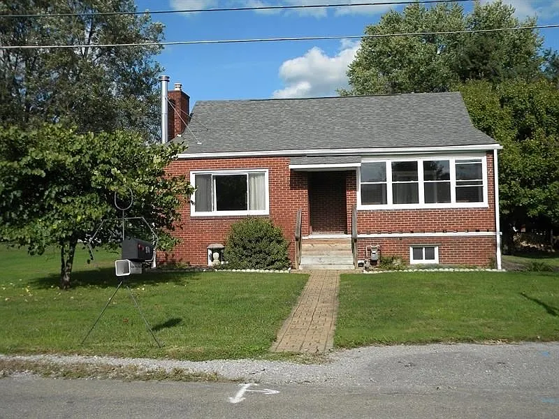 914 9th St photo 1