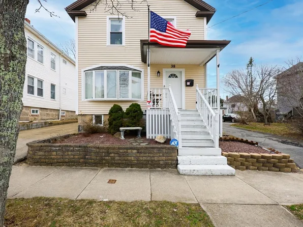 38 Willard St, New Bedford, MA 02744