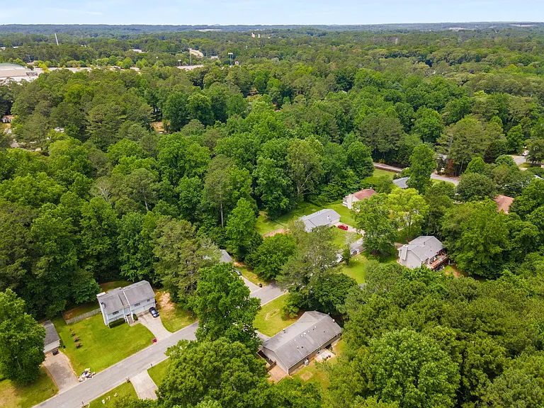 Jamerson Forest Pkwy — Photo 30
